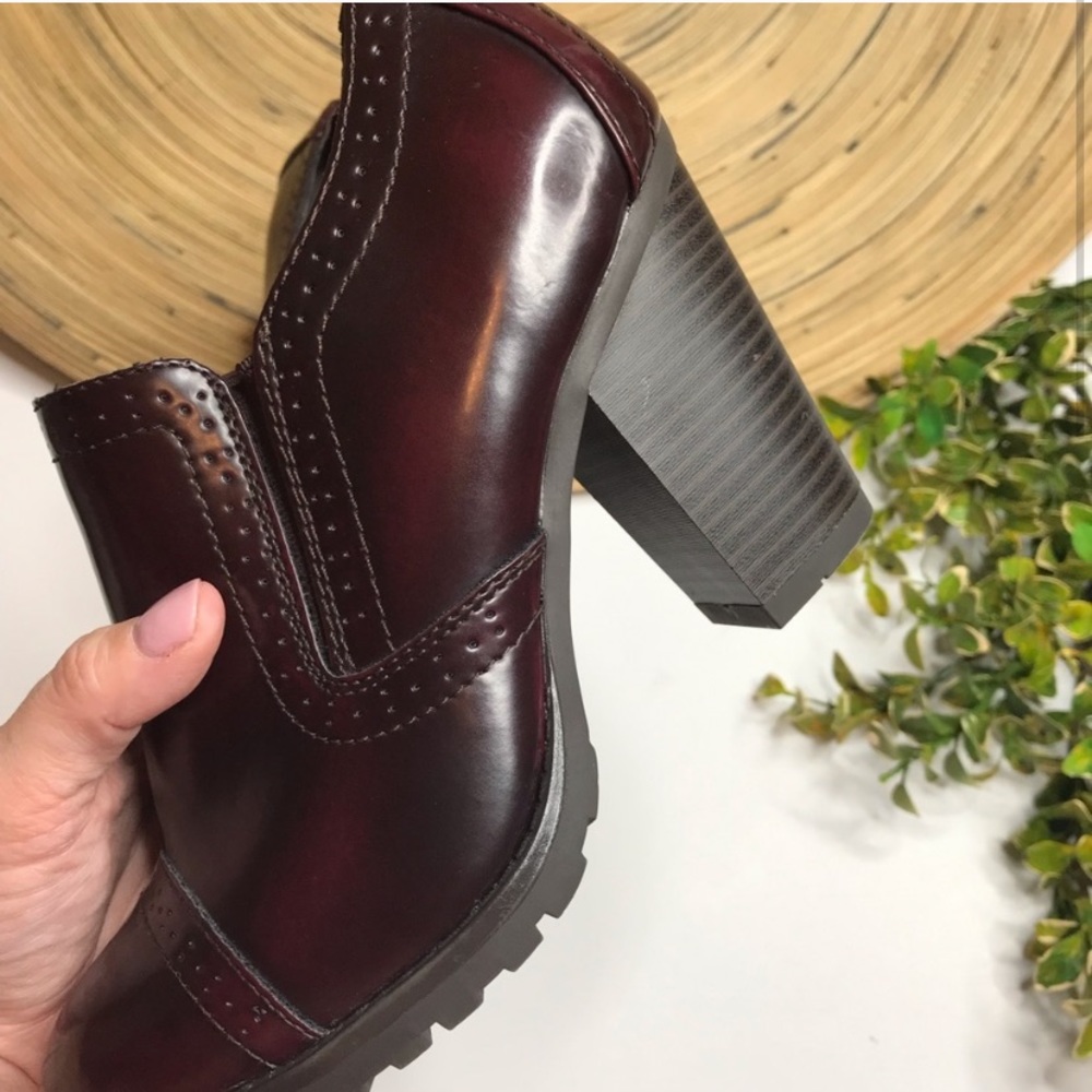 White Mountain Toni oxford ankle boot
